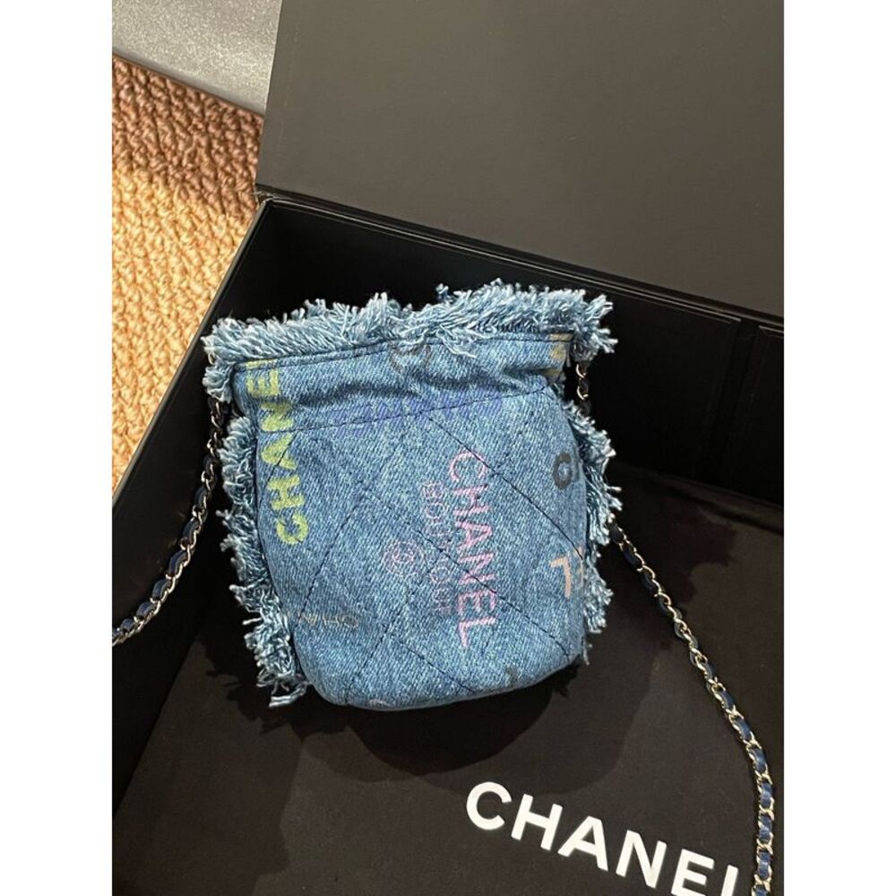 Chanel Women Pre-Loved Bag Very Good Condition - Picture 2 of 9